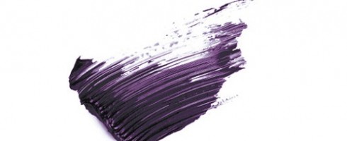 come indossare il mascara viola