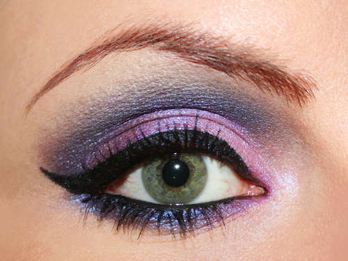 make up occhi rosa e blu