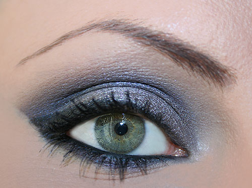 trucco con la smoked grigio e blu