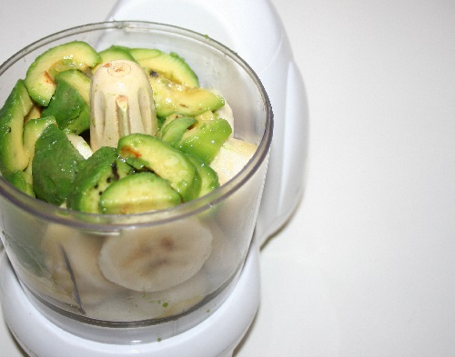 frullatore-con-avicado-banana-e-olio-doliva