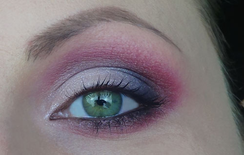 make up fucsia brillante