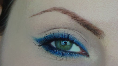 trucco blu petrolio con codina